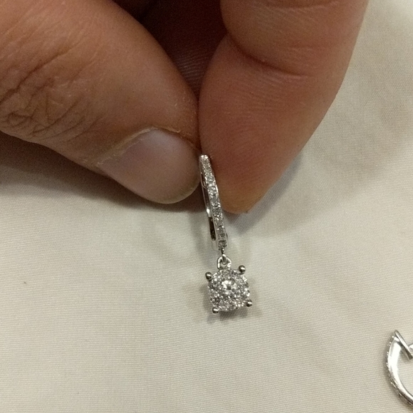 EFFY 14k white gold and diamond earrings 0.50 TCW - Picture 4 of 7